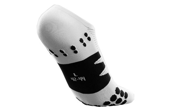 Skarpety Compressport No Show Socks biało-czarne